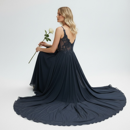 Robe de Soirée Bleue Marine Élégante – Robe de Luxe de la boutique Lovea Paris